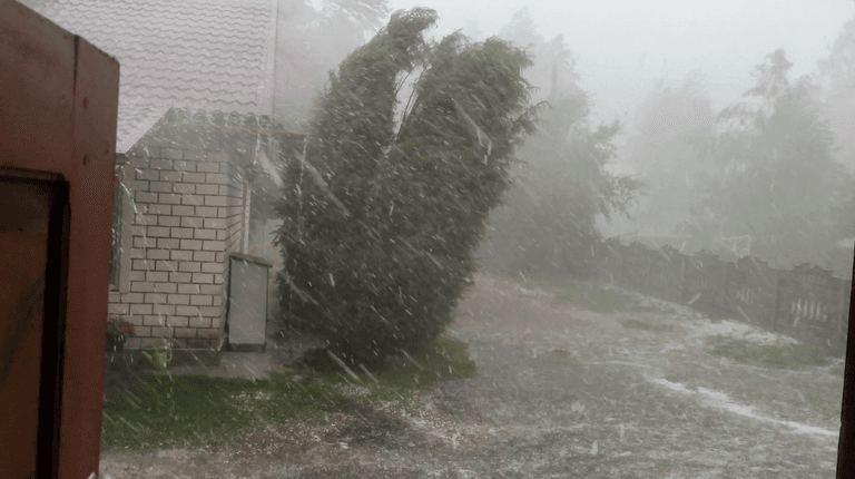 Here’s when Storm Austen is due to hit Ireland today as Met Eireann issues Orange warning Here’s when Storm Austen is due to hit Ireland today as Met Eireann issues Orange warning