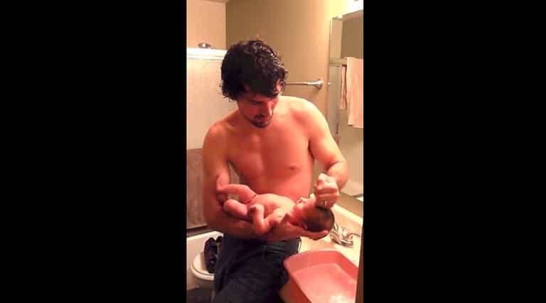 Pass the tissue – love is this doting dad bathing his little one Pass the tissue – love is this doting dad bathing his little one