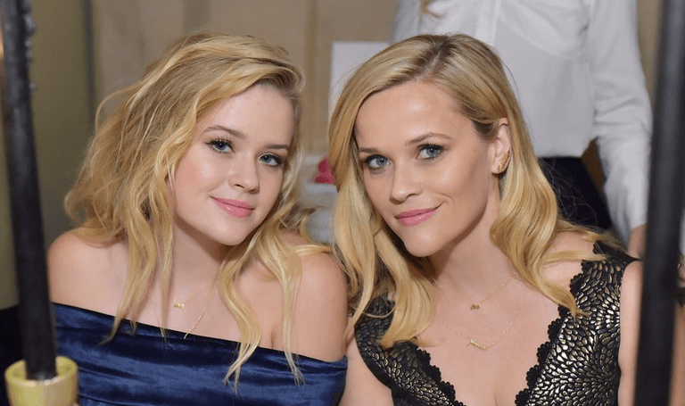 Reese Witherspoon’s daughter looks like her identical twin in modelling debut Reese Witherspoon’s daughter looks like her identical twin in modelling debut
