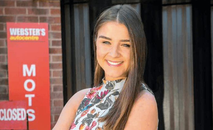 You’ll recognise Sophie Webster’s new girlfriend from another soap You’ll recognise Sophie Webster’s new girlfriend from another soap