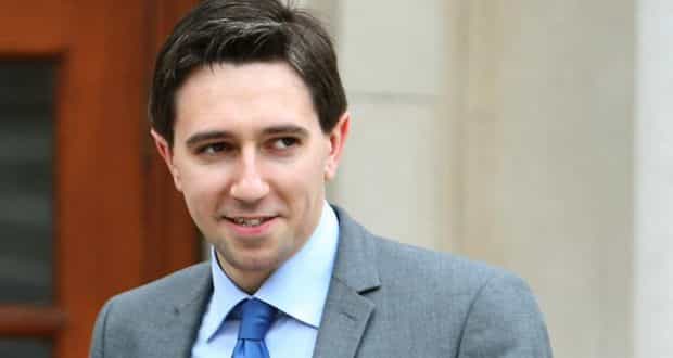 Simon Harris pledges to provide free laptops to third level students Simon Harris pledges to provide free laptops to third level students