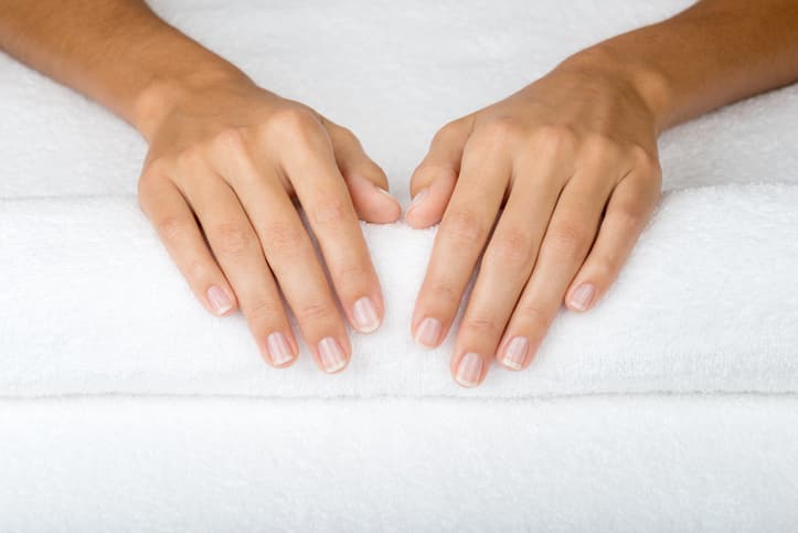 Here’s the best way to remove stubborn tan from your fingernails Here’s the best way to remove stubborn tan from your fingernails