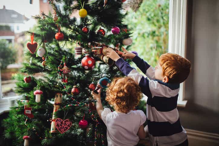 Science expert thinks we should completely call off Christmas this year Science expert thinks we should completely call off Christmas this year