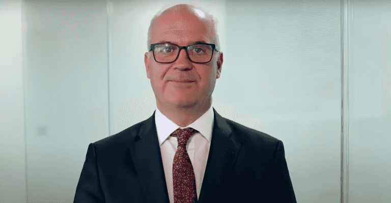 Too many people with Covid symptoms not self isolating, says Tony Holohan Too many people with Covid symptoms not self isolating, says Tony Holohan