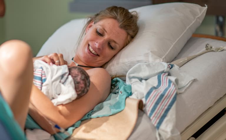 Woman gives birth to 12lb 9oz baby at home Woman gives birth to 12lb 9oz baby at home