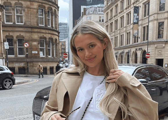 Molly-Mae mum-shamed for ‘showing off’ Bambi’s €1000 pram Molly-Mae mum-shamed for ‘showing off’ Bambi’s €1000 pram
