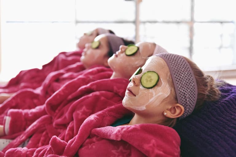 At what age should our kids start using skincare? An expert weighs in At what age should our kids start using skincare? An expert weighs in
