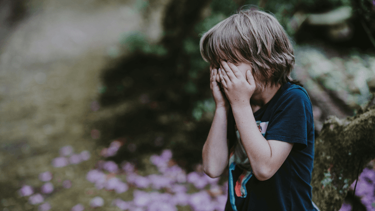 This hack will make it so much easier to keep your child safe in a crowd This hack will make it so much easier to keep your child safe in a crowd