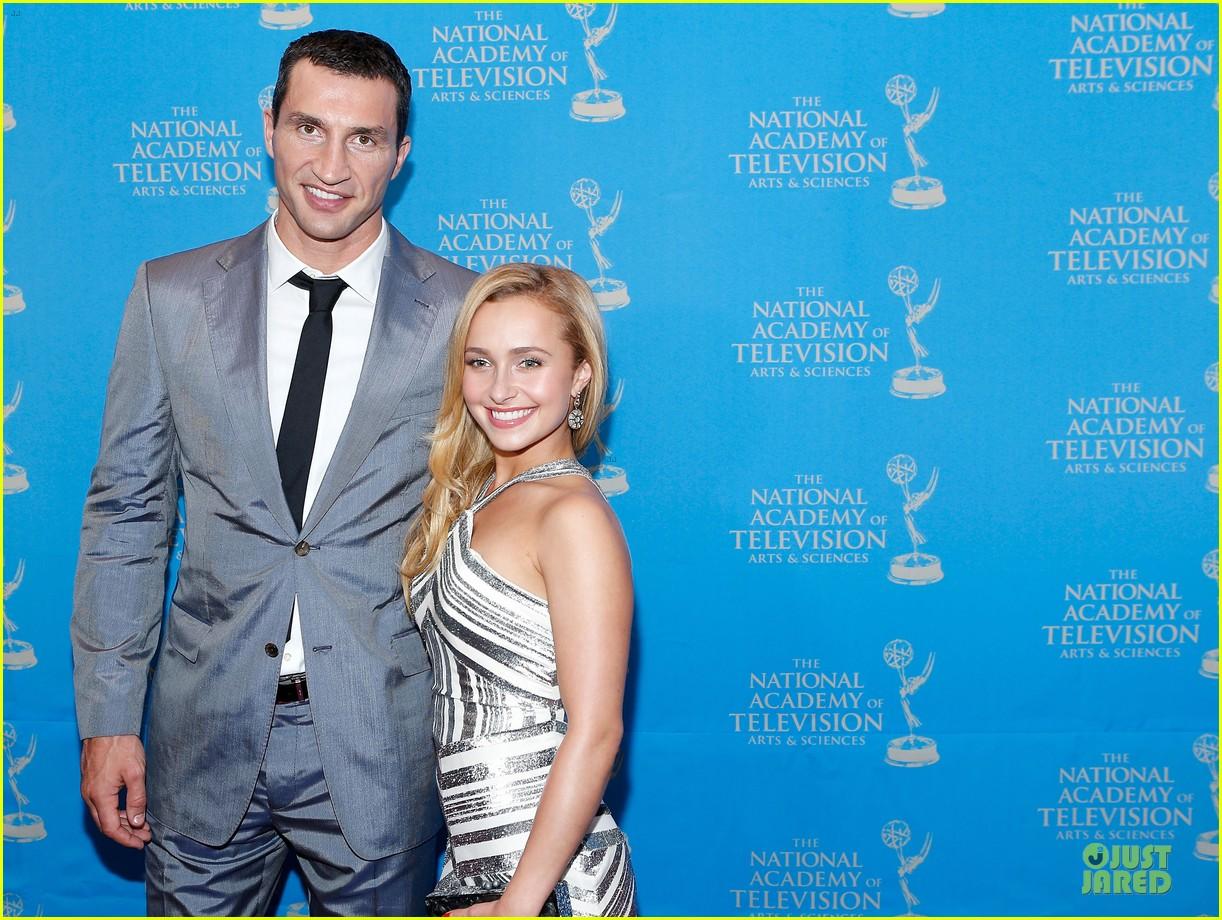 Hayden Panettiere reveals pictures of her new baby