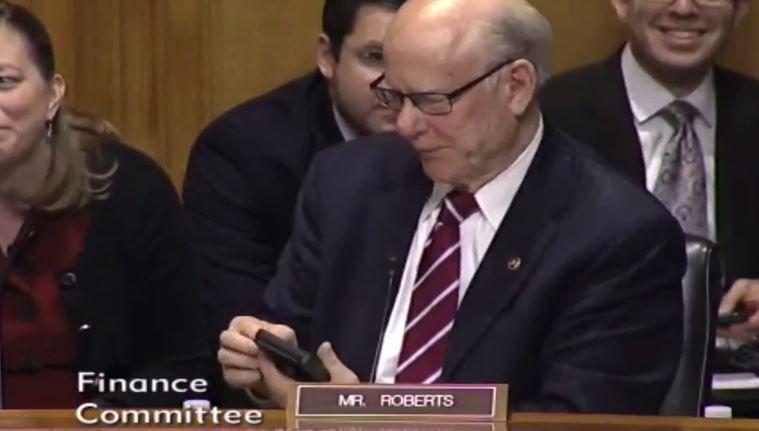 This senator just revealed he is a Frozen fan. In the middle of a finance meeting This senator just revealed he is a Frozen fan. In the middle of a finance meeting
