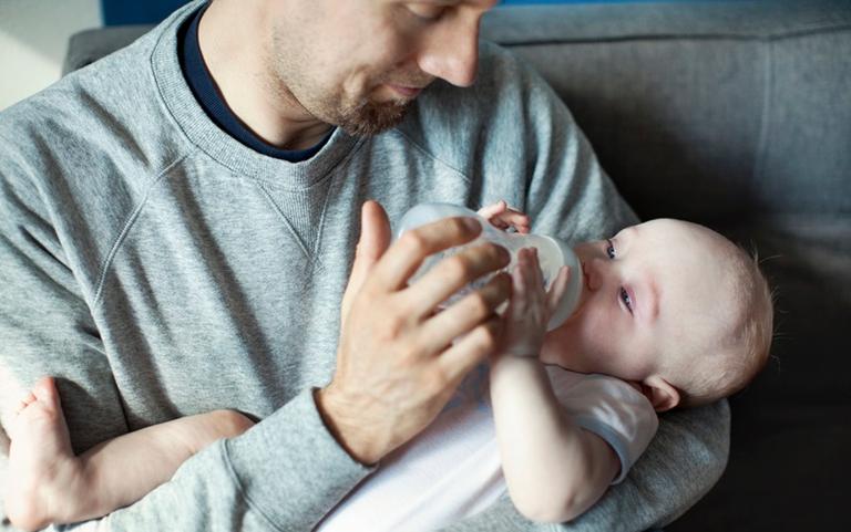 Hittin’ The Bottle: 10 “Tips” For Combination Feeding Hittin’ The Bottle: 10 “Tips” For Combination Feeding