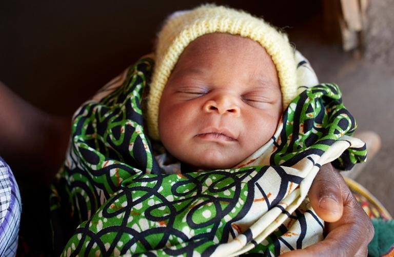 Photographer captures powerful photos of Malawi’s brave mums Photographer captures powerful photos of Malawi’s brave mums