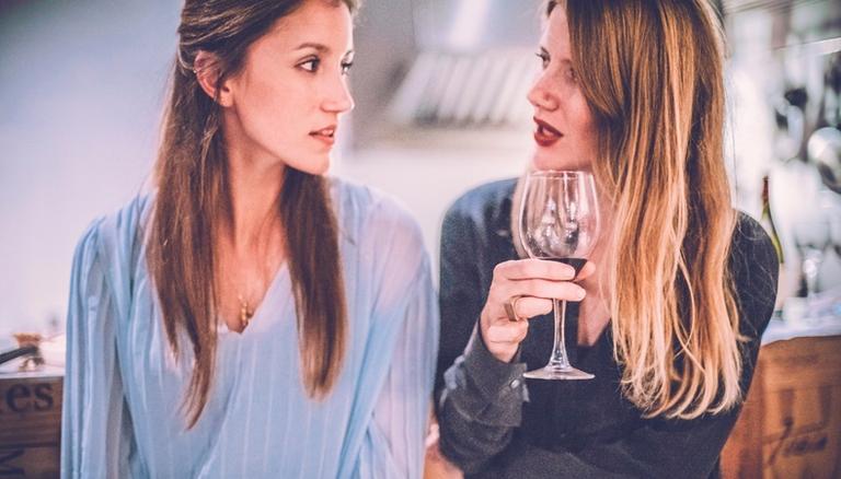 Drinking wine at night makes you skinnier (we kid you not) Drinking wine at night makes you skinnier (we kid you not)