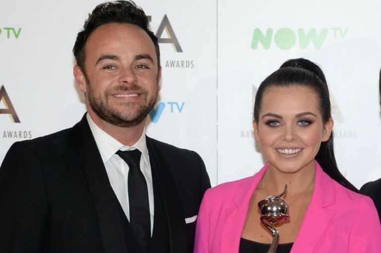 A load of people reckon that Ant McPartlin and Scarlett Moffatt are dating A load of people reckon that Ant McPartlin and Scarlett Moffatt are dating