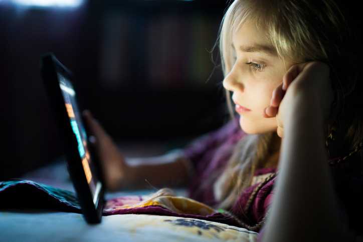 Five major signs your child needs less screen time Five major signs your child needs less screen time