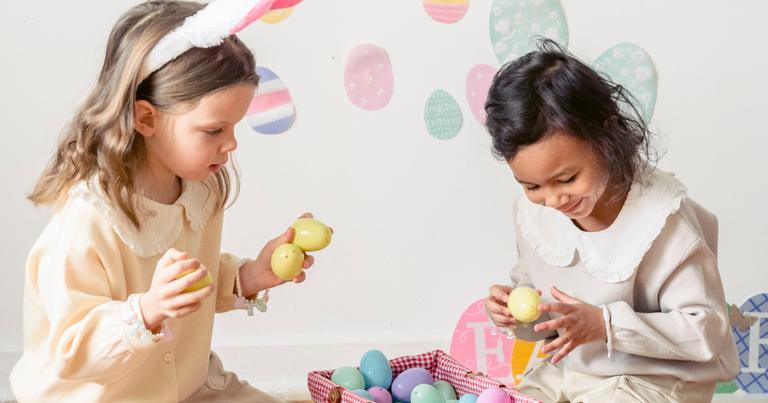 Easter traditions around the world: who delivers the eggs? Easter traditions around the world: who delivers the eggs?