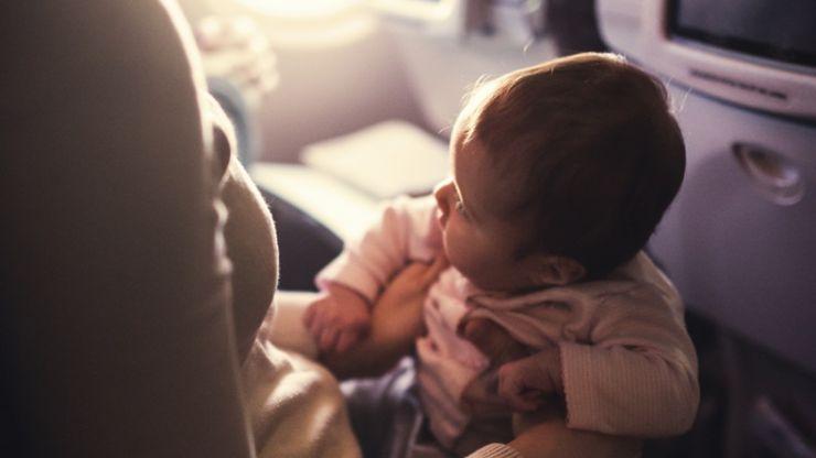 A stranger’s touching act for a mum travelling with twin babies A stranger’s touching act for a mum travelling with twin babies