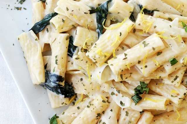 Cheesy, creamy lemon pasta is the Sunday treat you need in your life Cheesy, creamy lemon pasta is the Sunday treat you need in your life