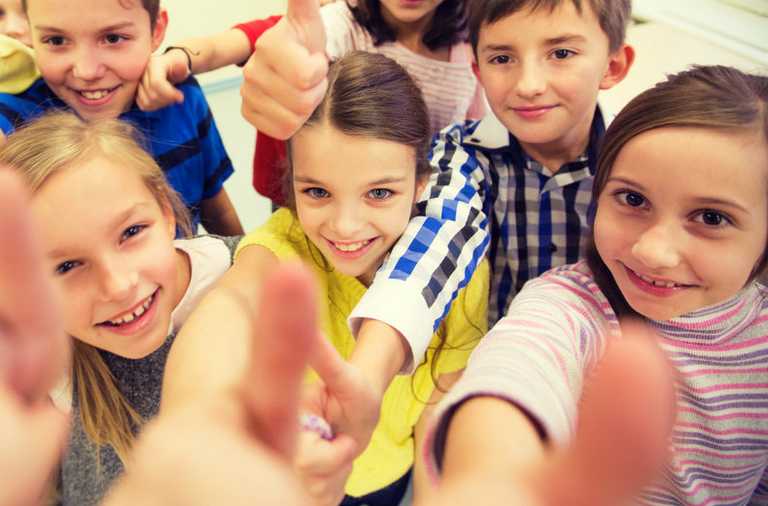 Mums who adore their own families… but dislike other children: 5 signs you’ll recognise Mums who adore their own families… but dislike other children: 5 signs you’ll recognise