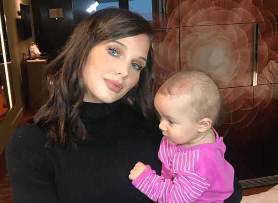 Helen Flanagan opens up about struggling with hyperemesis in a lengthy blog post Helen Flanagan opens up about struggling with hyperemesis in a lengthy blog post