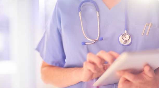 An Irish nurse has gone viral for sharing a picture of her payslip on Twitter