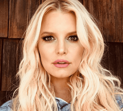 Jessica Simpson reveals she’s experiencing a variety of health problems during her third pregnancy Jessica Simpson reveals she’s experiencing a variety of health problems during her third pregnancy
