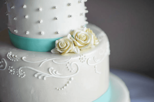 Bride-to-be demands refund after baker makes ‘ugliest cake ever’ Bride-to-be demands refund after baker makes ‘ugliest cake ever’