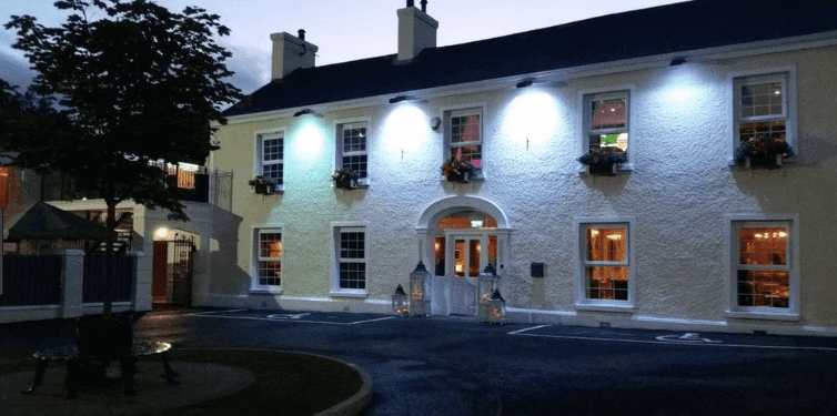 Three teenagers dead after horrific ‘crush’ at St Patrick’s Day teenage disco Three teenagers dead after horrific ‘crush’ at St Patrick’s Day teenage disco