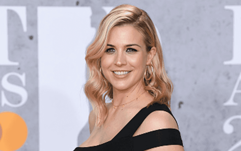 ‘I feel like superwoman’: Gemma Atkinson shares before-and-after of growing bump ‘I feel like superwoman’: Gemma Atkinson shares before-and-after of growing bump