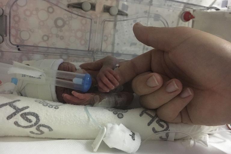 Irish man and partner stranded in Singapore with €163k medical bill after baby’s surprise birth Irish man and partner stranded in Singapore with €163k medical bill after baby’s surprise birth