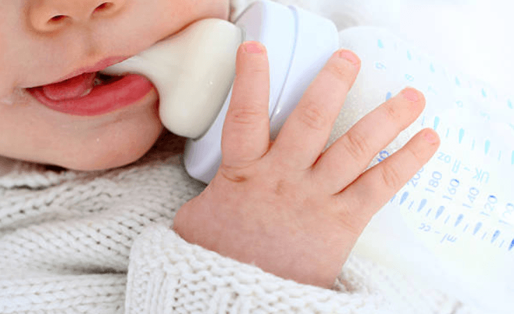 New research suggests that giving formula doesn’t hinder with breastfeeding New research suggests that giving formula doesn’t hinder with breastfeeding