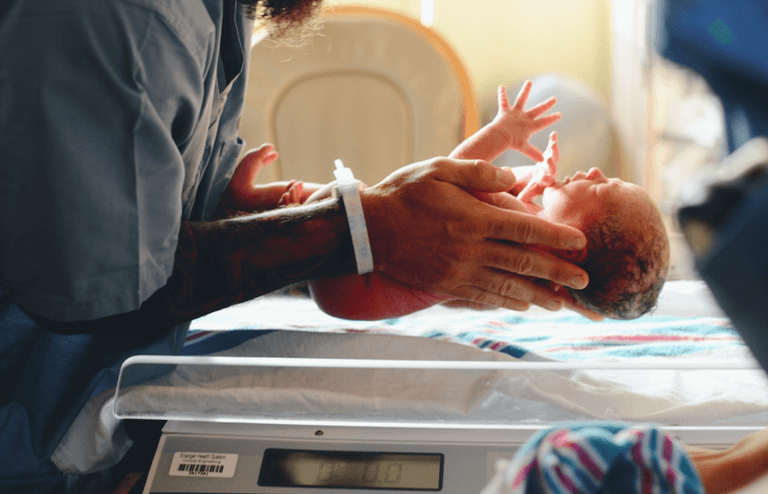 Giving birth: The incredible picture that’ll make you realise just how insanely amazing women’s bodies are Giving birth: The incredible picture that’ll make you realise just how insanely amazing women’s bodies are