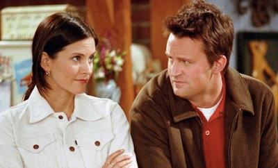Friends fans couldn’t BE any happier about Monica and Chandler’s reunion snap Friends fans couldn’t BE any happier about Monica and Chandler’s reunion snap