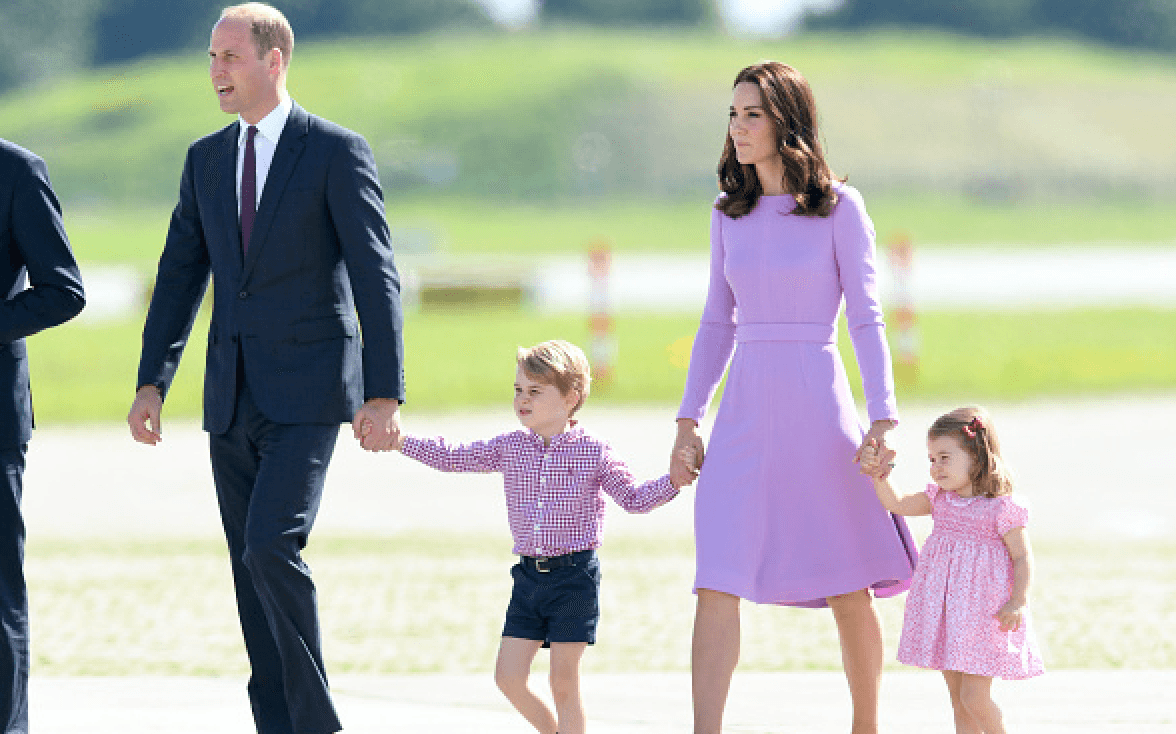 The Cambridge family Christmas Card is here and it’s seriously adorable (LOOK at Prince Louis)
