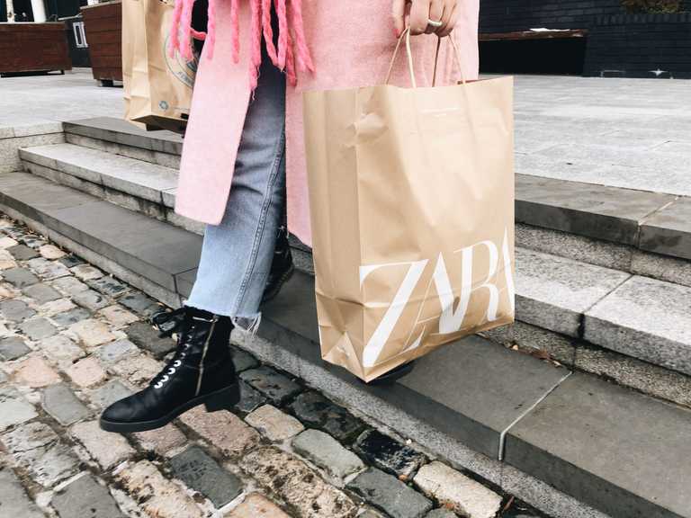 The ultimate spring bargain has to be Zara’s gorgeous €20 white shirt The ultimate spring bargain has to be Zara’s gorgeous €20 white shirt