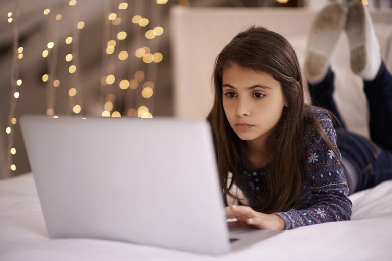 Tween and teen parents: 9 simple things you can do to keep your kids safe(er) online Tween and teen parents: 9 simple things you can do to keep your kids safe(er) online