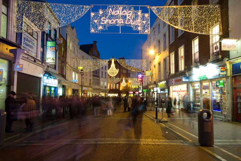 Hugs ‘shouldn’t be allowed’ when families gather for Christmas festivities Hugs ‘shouldn’t be allowed’ when families gather for Christmas festivities