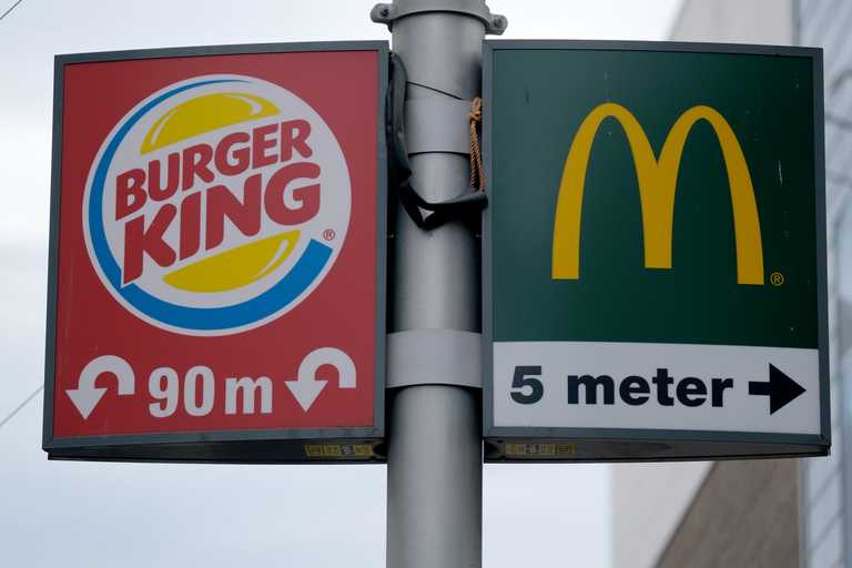 Burger King urge customers to go to McDonald’s in order to help the restaurant industry Burger King urge customers to go to McDonald’s in order to help the restaurant industry