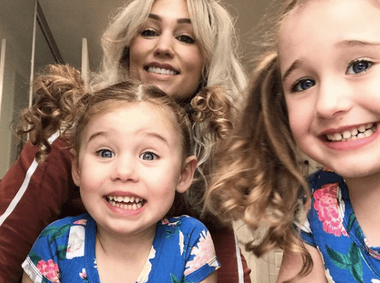 Mum puts kids to bed in next day’s clothes, says it “works wonders” Mum puts kids to bed in next day’s clothes, says it “works wonders”