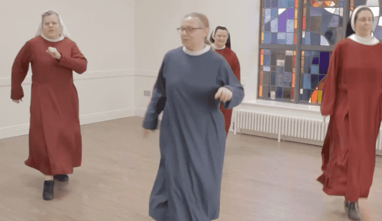 Dublin nuns share Jerusalema dance challenge “to cheer people up” Dublin nuns share Jerusalema dance challenge “to cheer people up”