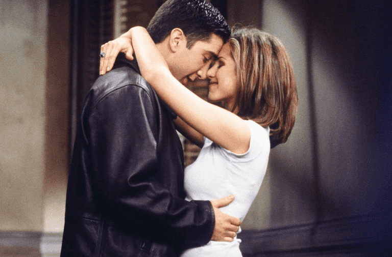 Jennifer Anniston and David Schwimmer had “major crushes” on each other while filming Friends Jennifer Anniston and David Schwimmer had “major crushes” on each other while filming Friends
