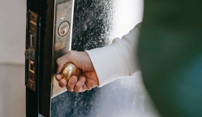 Airbnb to continue offering free accommodation to domestic violence survivors Airbnb to continue offering free accommodation to domestic violence survivors