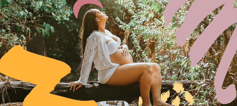 Women are choosing to give birth with no medical support Women are choosing to give birth with no medical support