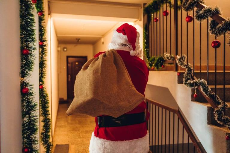Father left fuming after splashing out on “shambolic” Santa experience Father left fuming after splashing out on “shambolic” Santa experience