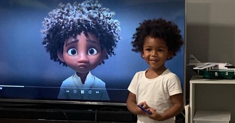 Representation matters: Toddler delighted by Disney character who looks like him Representation matters: Toddler delighted by Disney character who looks like him