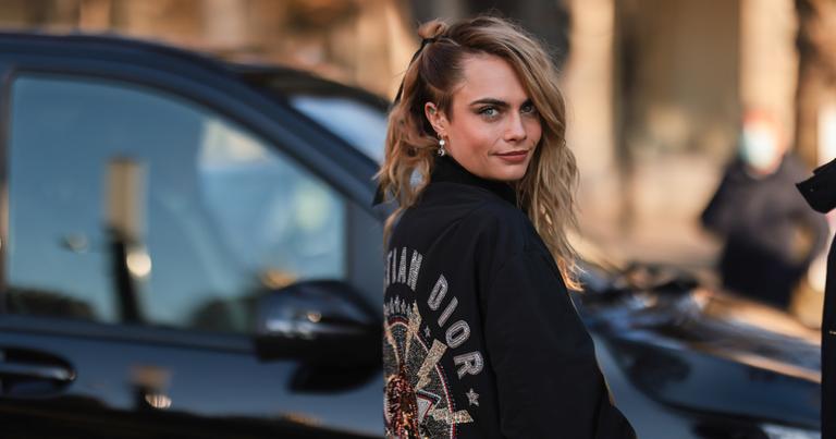 Cara Delevingne says she buys clothes for her “future child who doesn’t exist” Cara Delevingne says she buys clothes for her “future child who doesn’t exist”