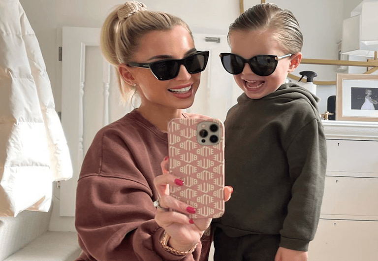 Billie Faiers reveals a random woman smacked her son during a flight Billie Faiers reveals a random woman smacked her son during a flight
