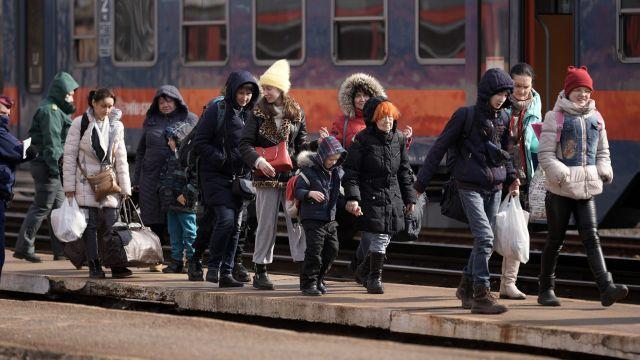 Government approves €400 monthly payment for households who take in Ukrainian refugees