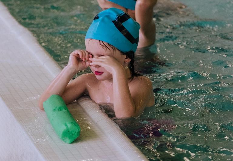 Mum warned against letting son (4) in swimming pool alone Mum warned against letting son (4) in swimming pool alone