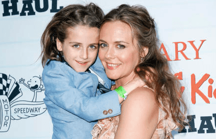 Alica Silverstone admits she still co-sleeps with her 11-year-old – and why do people care? Alica Silverstone admits she still co-sleeps with her 11-year-old – and why do people care?
